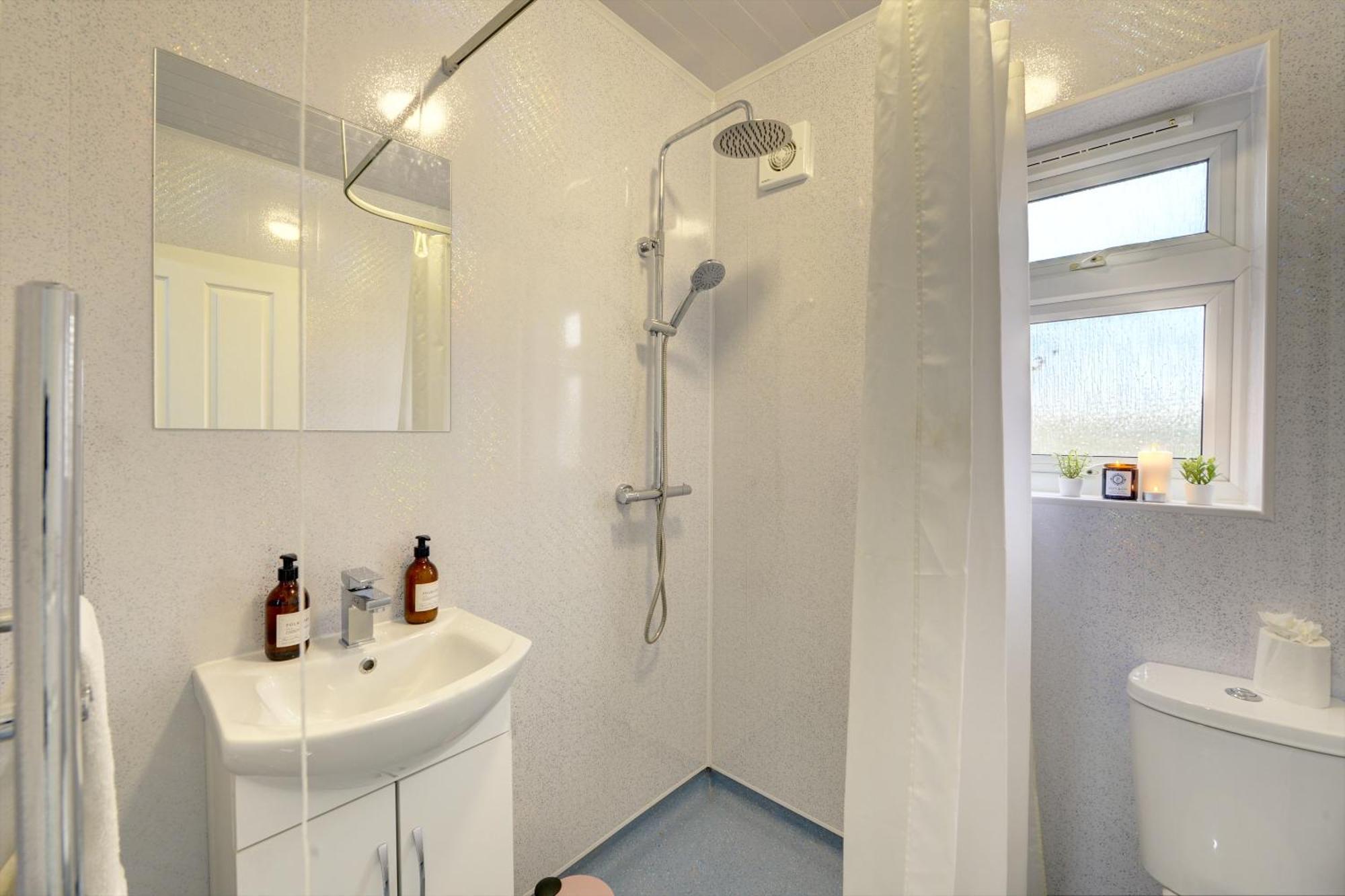 Stunning And Lovely 3 Bed House - Catch 22 考文垂 外观 照片