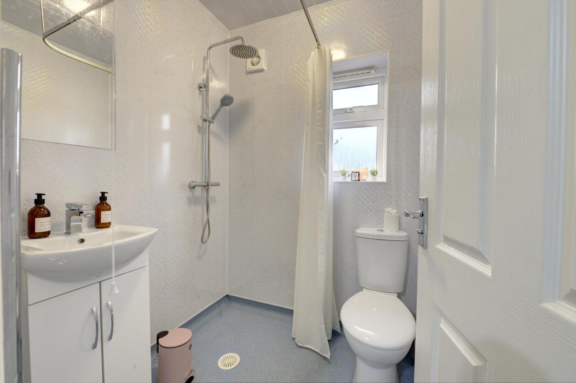Stunning And Lovely 3 Bed House - Catch 22 考文垂 外观 照片