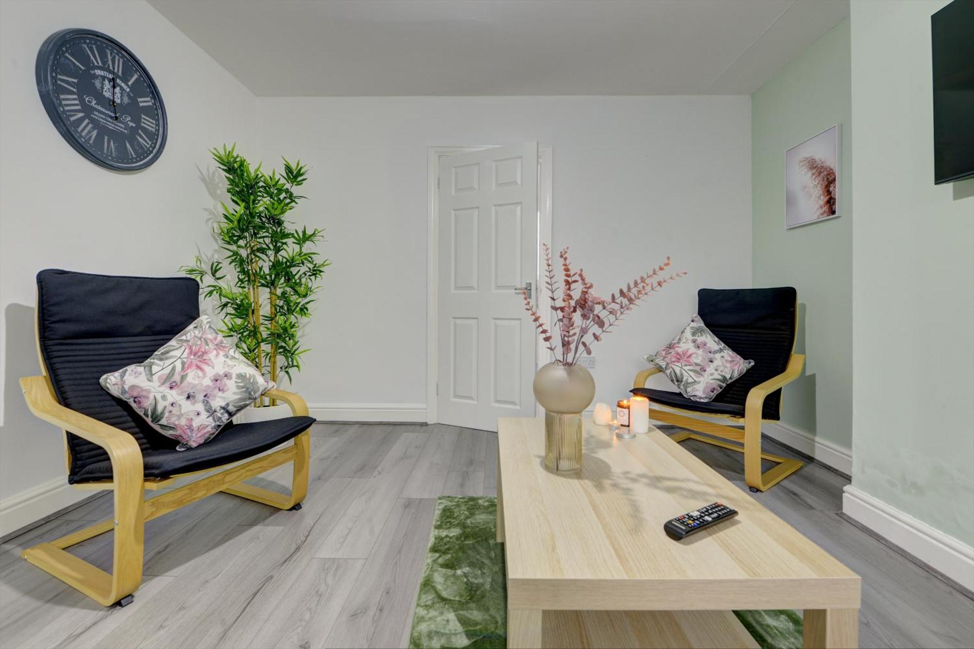 Stunning And Lovely 3 Bed House - Catch 22 考文垂 外观 照片