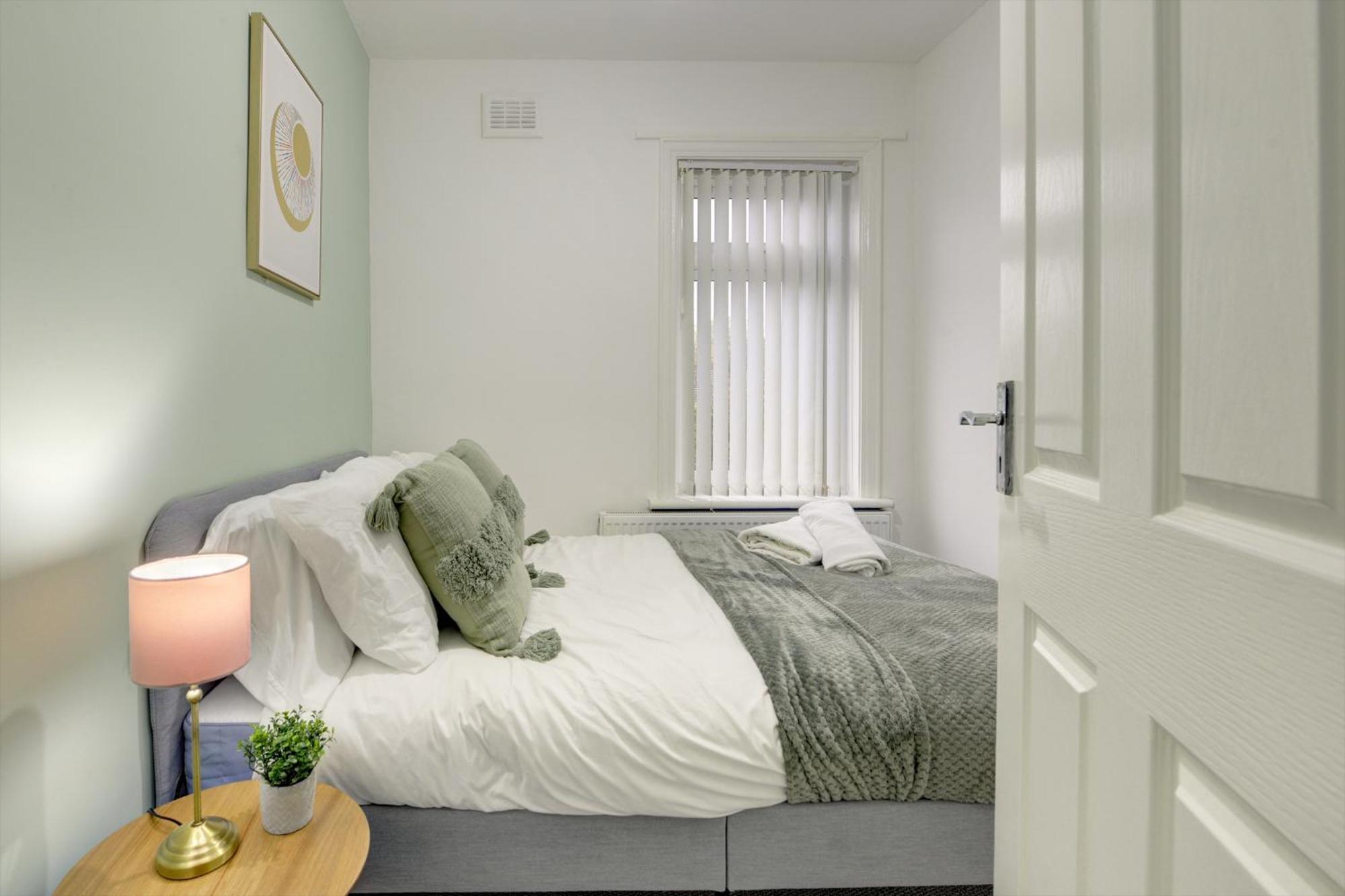 Stunning And Lovely 3 Bed House - Catch 22 考文垂 外观 照片